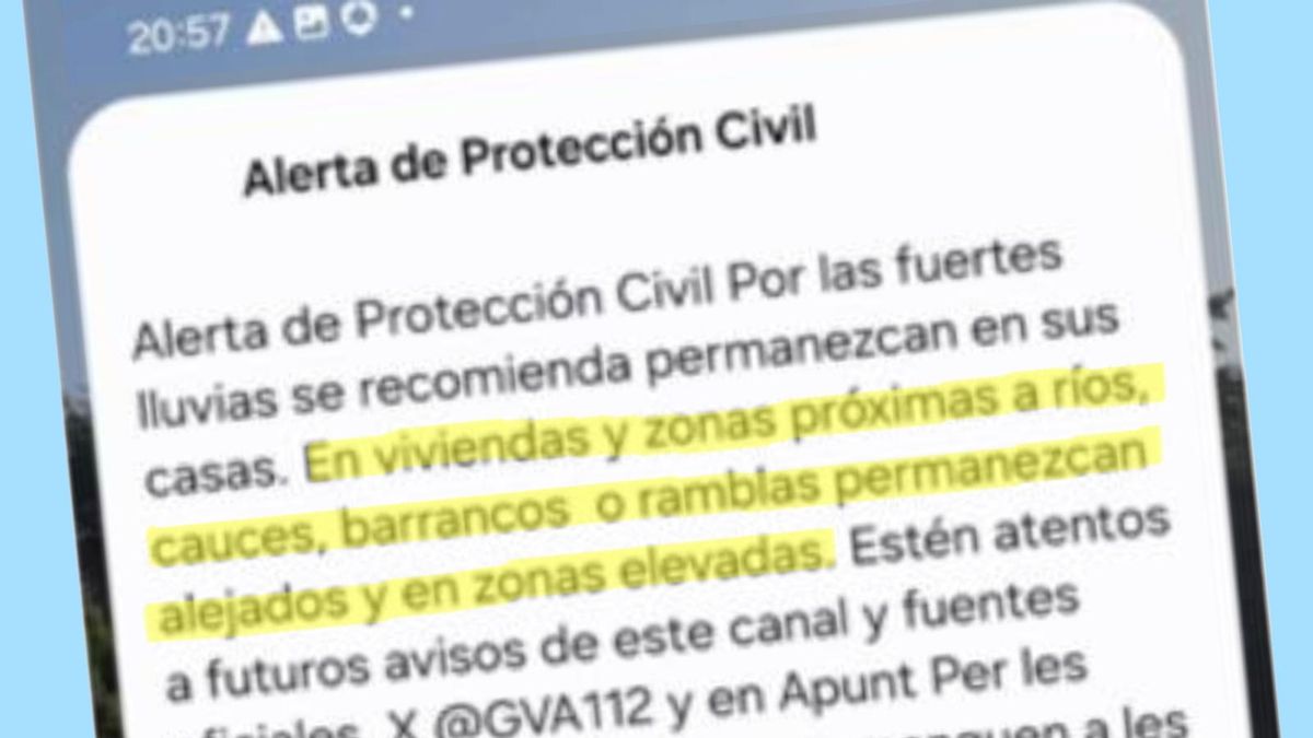 El Es-Alert que recomendaba subir a «zonas altas» no se envió hasta casi las 21.00, tras la llegada de Mazón al Cecopi