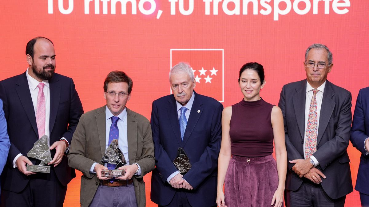 Ayuso afirma que el Metro de Madrid es el transporte «más querido» en plena polémica por las aglomeraciones