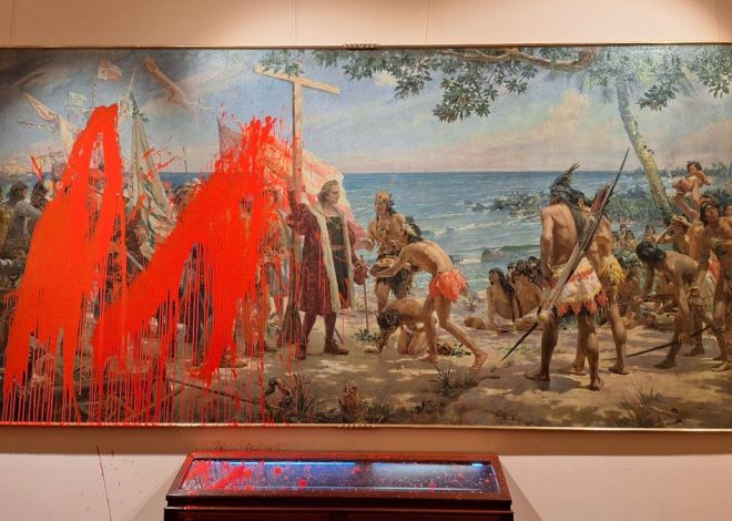 Dos activistas de Futuro Vegetal lanzan pintura biodegradable sobre un cuadro de Colón en el Museo Naval de Madrid