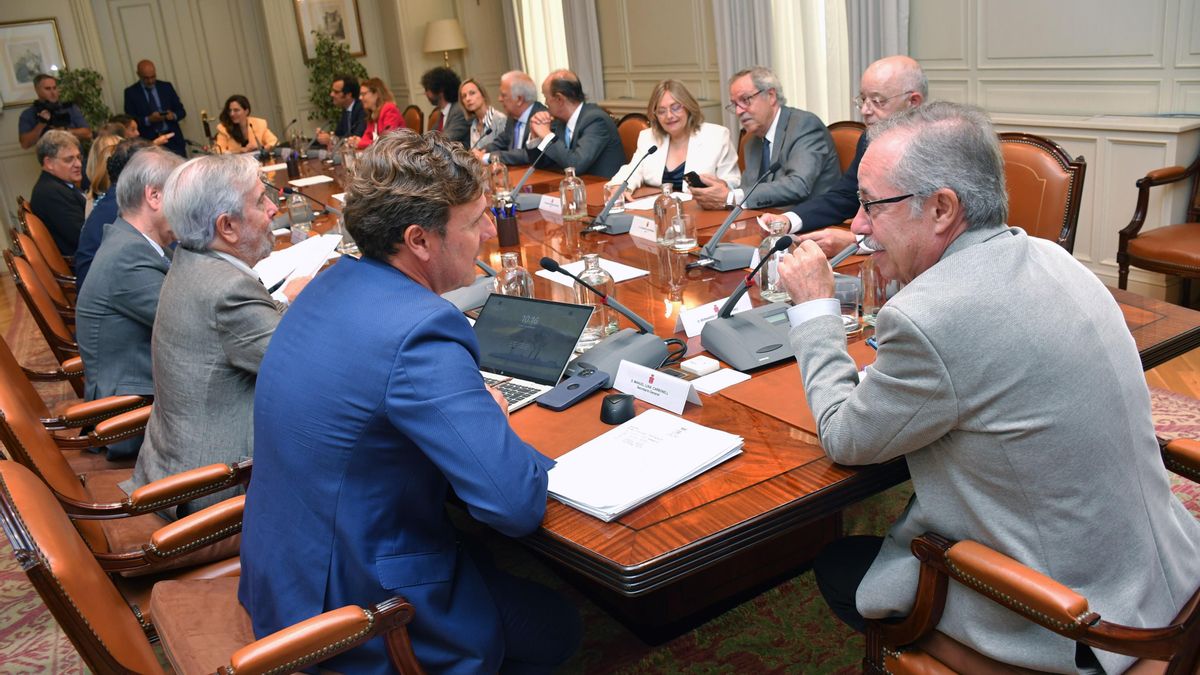 La presidenta y un vocal de Sumar votan con el bloque conservador el nuevo reparto de comisiones del Poder Judicial