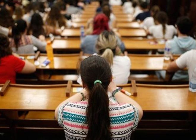 ¿Quién tiene una beca en España? Mujer, de familia con pocos estudios y con buen rendimiento