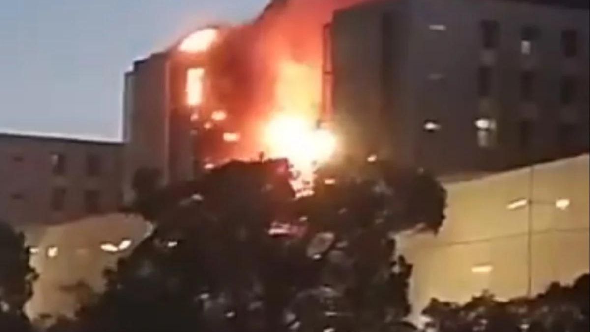 Controlado un incendio en el Hospital Santa Lucía de Cartagena que ha afectado a varias plantas