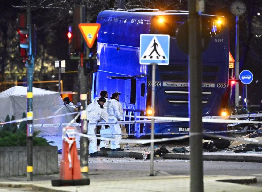 Varios muertos y heridos en Estocolmo al ser atropellados por un autobús