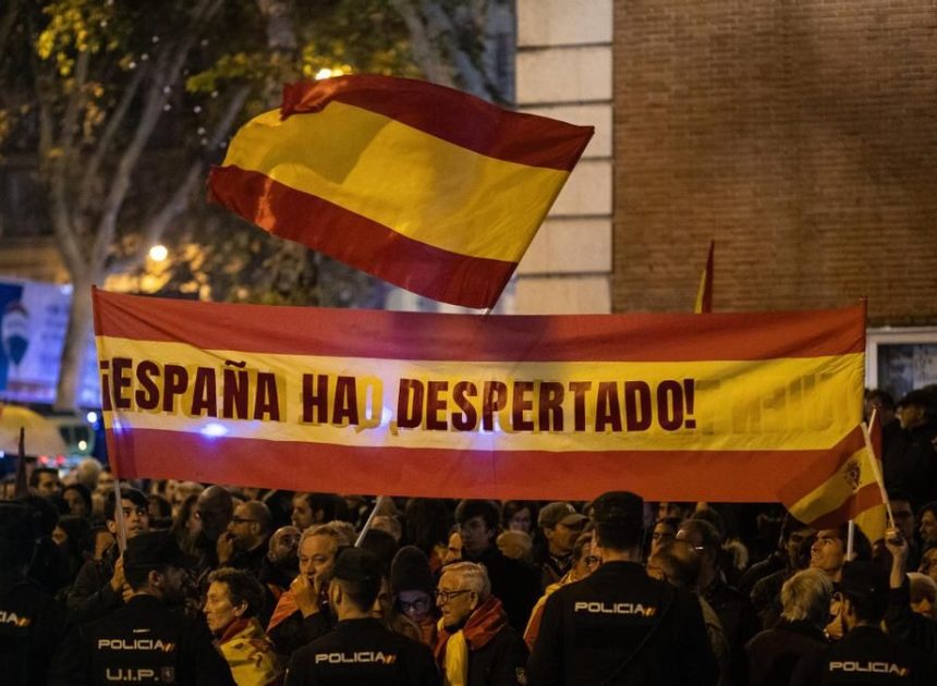 Delegación del Gobierno prohíbe una manifestación convocada por Falange este viernes con final en Ferraz