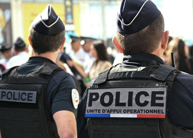 La sede de la cadena francesa BFMTV en París, evacuada temporalmente por una amenaza de bomba ya neutralizada