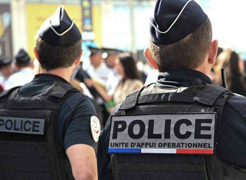 La sede de la cadena francesa BFMTV en París, evacuada temporalmente por una amenaza de bomba ya neutralizada