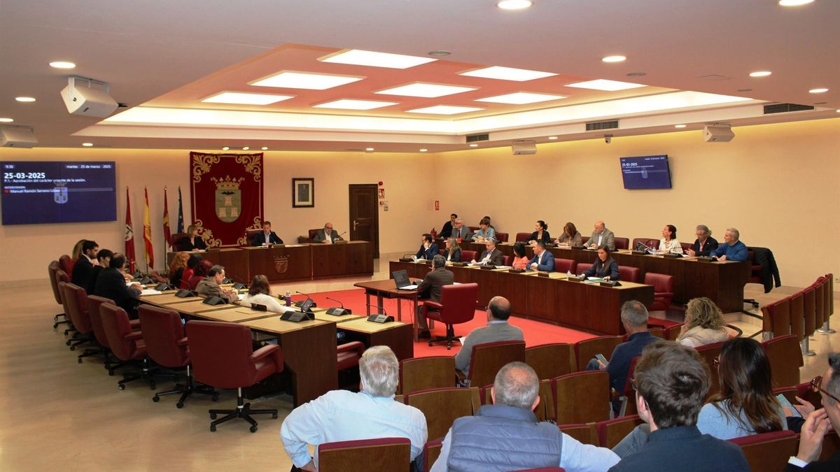 El PP apoya a un edil expulsado de Vox y defensor del franquismo para declarar «non grato» a Pedro Sánchez en Albacete