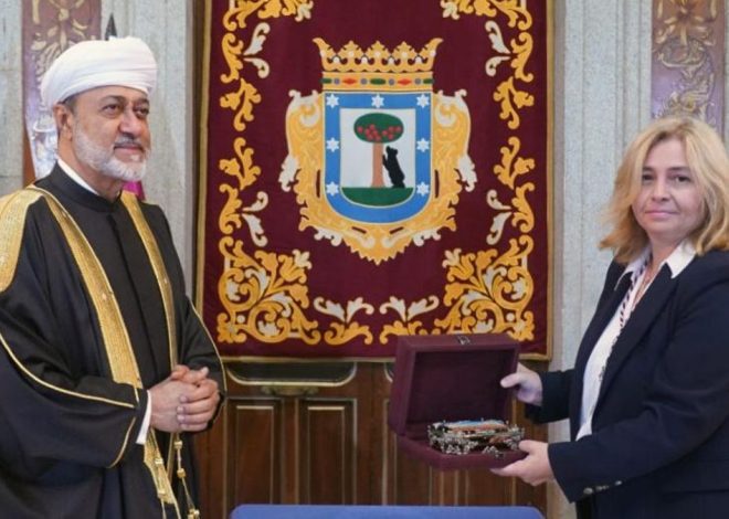 Madrid concede la llave de la ciudad al sultán absolutista de Omán, ante la ausencia de parte de la oposición