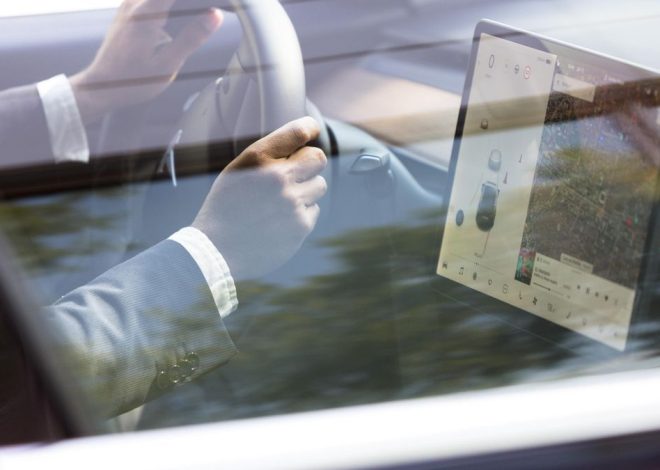 Menos falsos autónomos, pero precarios y subcontratados: el trabajo «injusto» en plataformas como Uber, Cabify y Cuideo