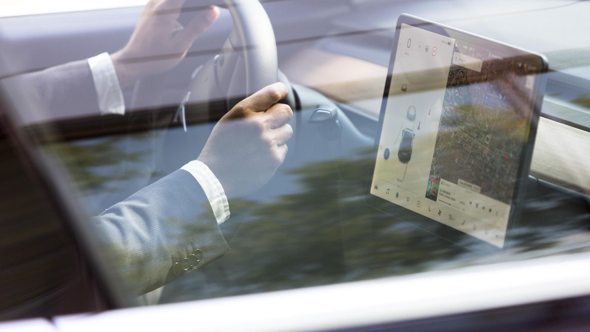 Menos falsos autónomos, pero precarios y subcontratados: el trabajo «injusto» en plataformas como Uber, Cabify y Cuideo