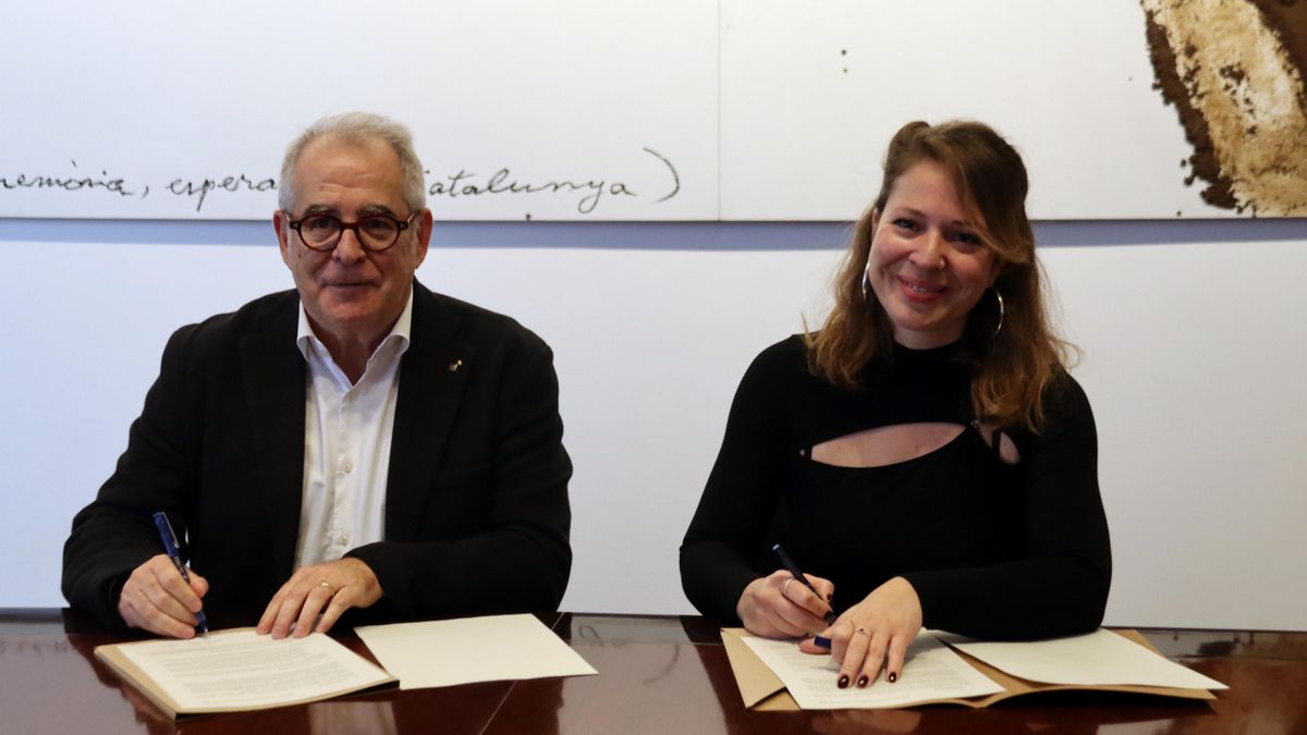 Collboni pacta con los Comuns un aumento del IBI a los hoteles para aprobar las ordenanzas fiscales