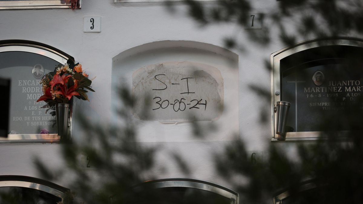 Sin rezos ni flores, los cuerpos sin nombre enterrados tras naufragar en patera: “A veces son imposibles de identificar”