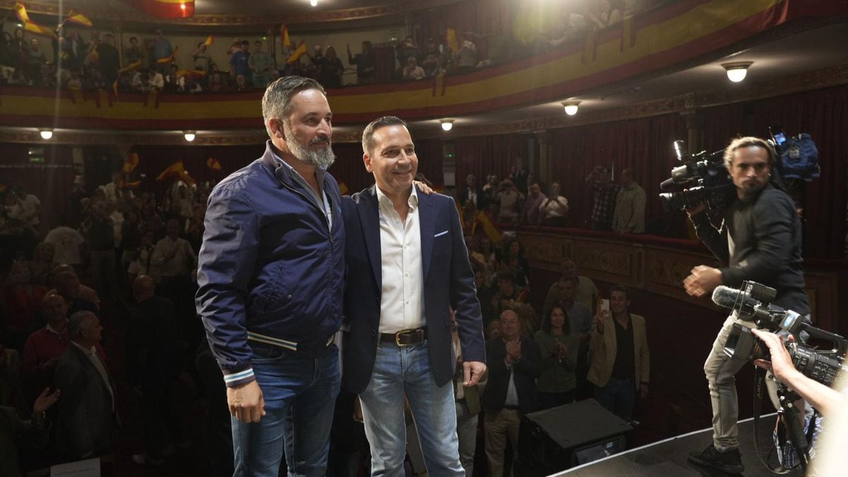 Vox designa como candidato en Extremadura a su portavoz en la Asamblea, Óscar Fernández