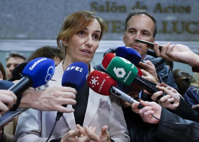 La ministra de Sanidad llevará a los tribunales a la Comunidad de Madrid por negarse a presentar el registro de objetores al aborto que establece la ley