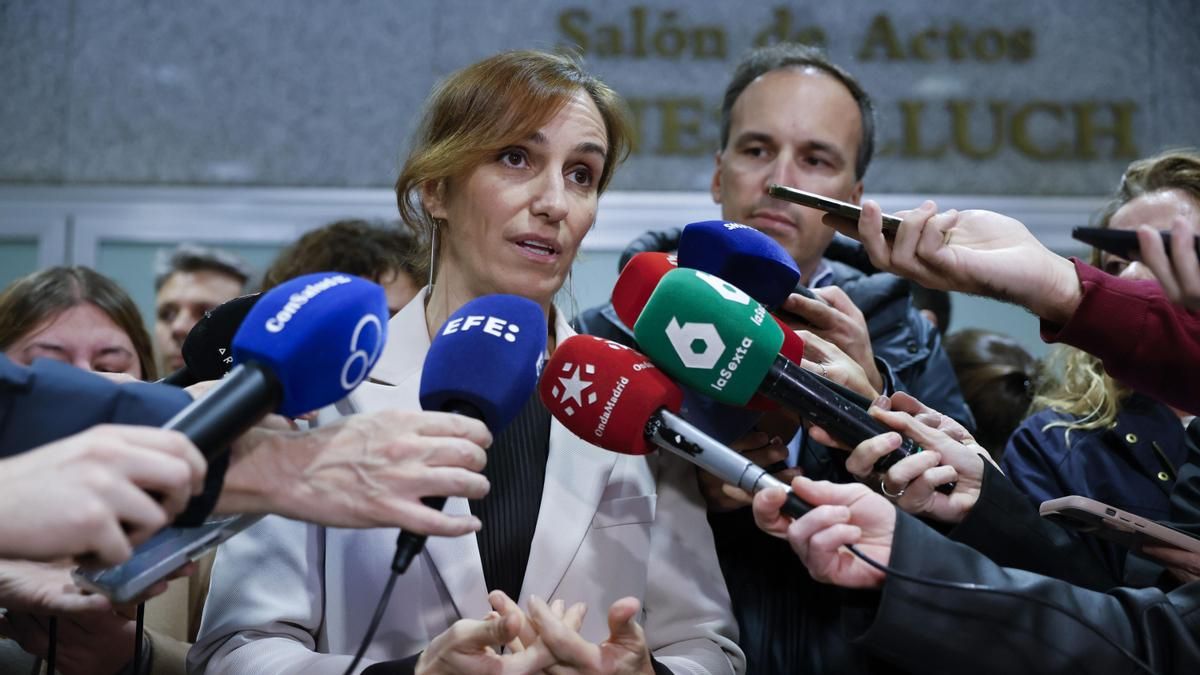 La ministra de Sanidad llevará a los tribunales a la Comunidad de Madrid por negarse a presentar el registro de objetores al aborto que establece la ley