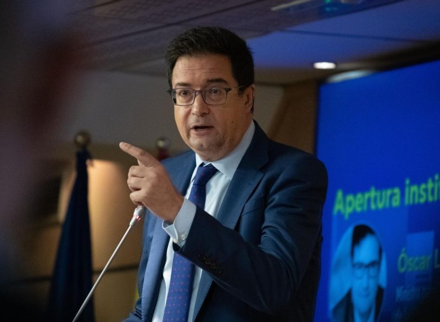 El Gobierno eleva su oferta para la subida salarial de los funcionarios al 11% en cuatro años