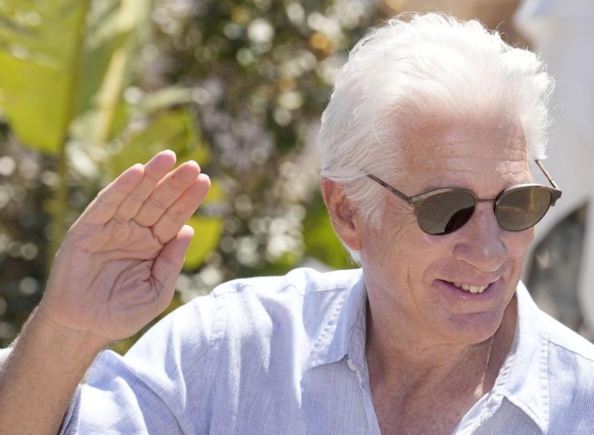 Richard Gere encenderá el Gran Árbol de la Navidad de Murcia