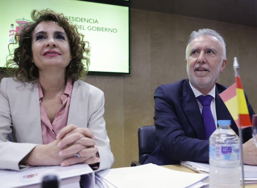 Montero traslada a las comunidades autónomas que presentará en dos meses una reforma de la financiación