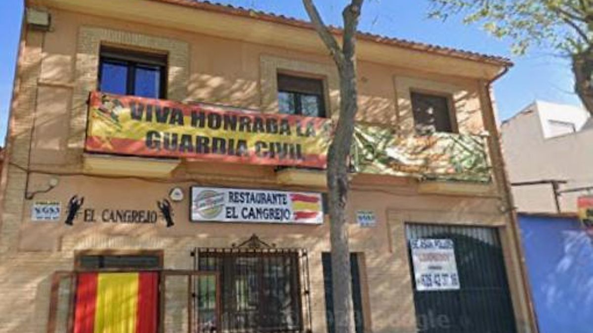 El PP prestará el Teatro Municipal de La Solana para presentar un libro que exalta la historia de un bar franquista