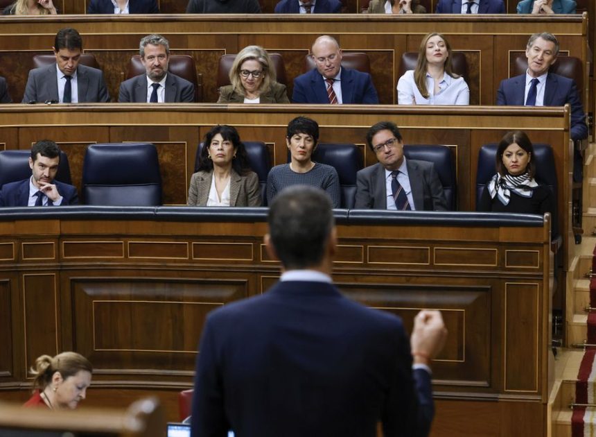 Sánchez y Feijóo se enzarzan en el Congreso por las «mordidas» de Cerdán y las detenciones en Almería