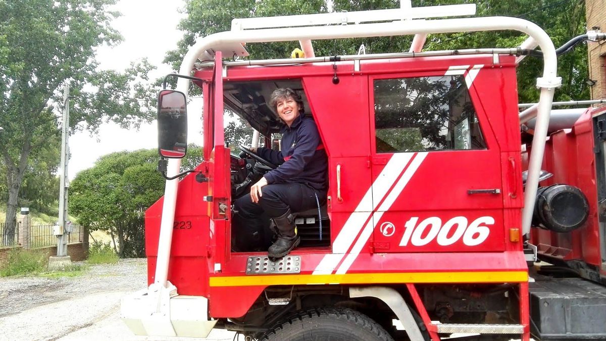 María Luisa, bombera jubilada tras cuatro décadas de servicio: “Si ellos lo hacían, ¿por qué yo no?”