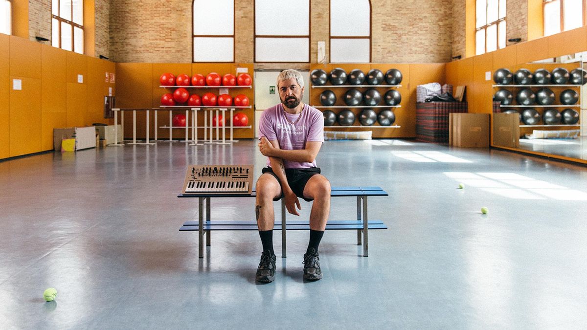 Brilla Carmen, pop electrónico para los temas que “no molan”: la enfermedad, la vejez y la despedida