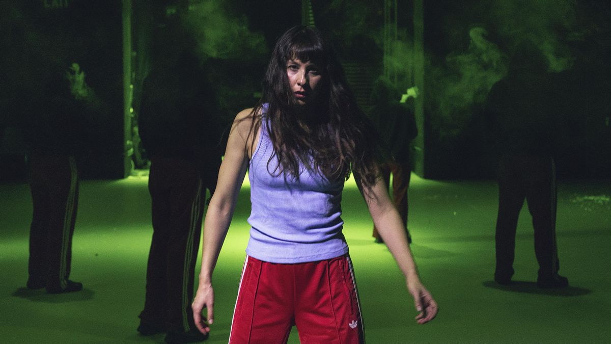 Irene Escolar triunfa con el retrato humano y descarnado de una yonqui en ‘Personas, lugares y cosas’