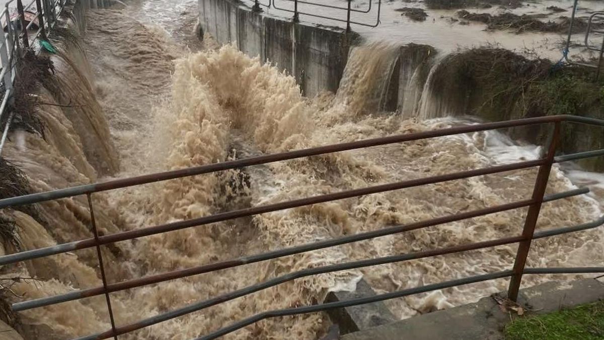 El alcalde de Nerva pide que se encauce ya el barranco desbordado este sábado: «Estamos agotados de pedir auxilio»