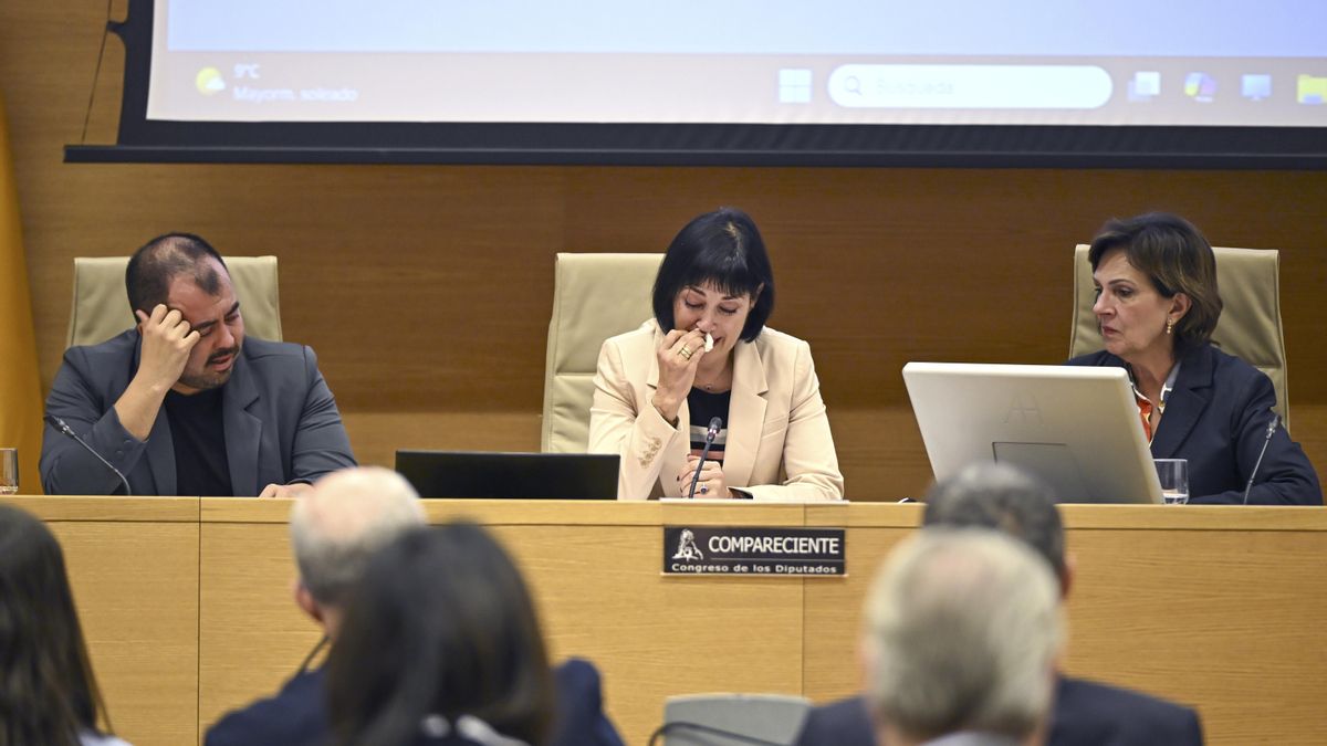 Una víctima de la dana ruega a PP y Vox que la aplaudan y ellos lo hacen tras negarse durante tres días