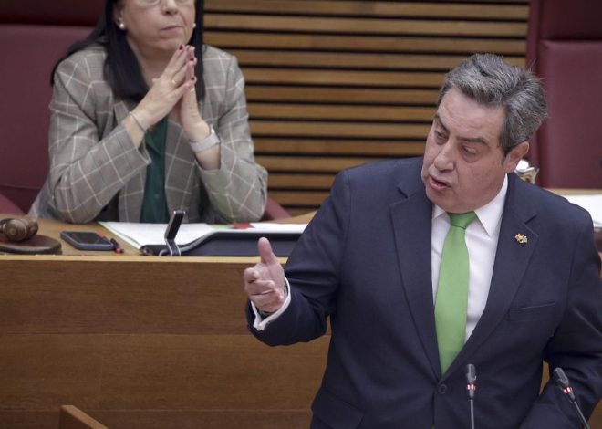 Vox elogia que Pérez Llorca asuma su discurso en migración y cambio climático: «Nos alegra escuchar que va a cumplir su compromiso»