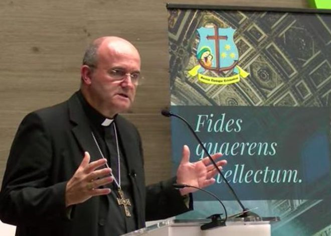 La Fiscalía investiga al obispo Munilla por defender las terapias de conversión y él replica que buscan «amedrentar a la Iglesia»