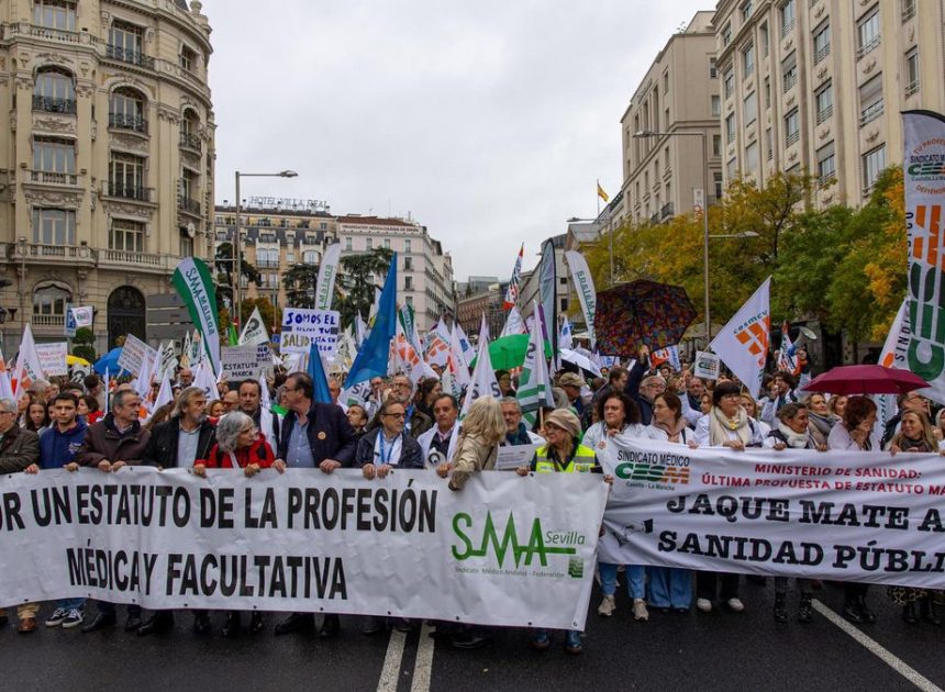 Casi 3.000 médicos reclaman en Madrid un estatuto propio que reconozca su singularidad