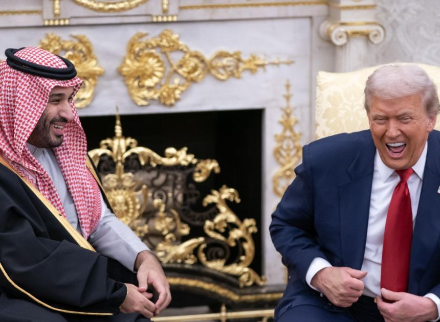 Trump defiende al príncipe saudí acusado de ordenar el asesinato del periodista Jamal Kashoggi: “Son cosas que pasan”