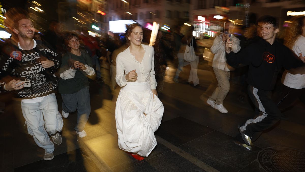 Rosalía canta en ‘Reliquia’ a todos los lugares en los que murió y renació antes del lanzamiento de ‘Lux’