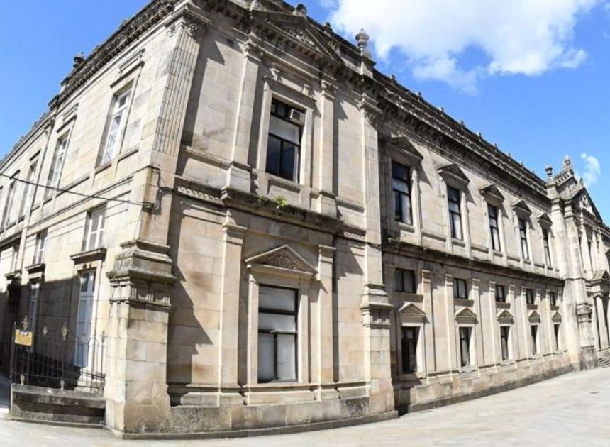 La batalla por Medicina: A Coruña y Vigo quieren su propia facultad, Santiago se resiste y la privada espera su momento