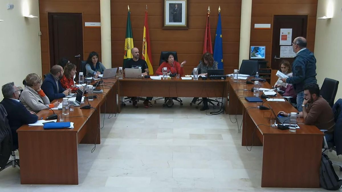 Un concejal del PP de Manzanares el Real (Madrid) llama «ridícula» a otra edil: «A callar, que estás más guapa»