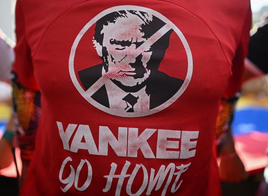 Trump dice que Maduro tiene «los días contados», y afirma: «No voy a decir si voy a atacar Venezuela o no»