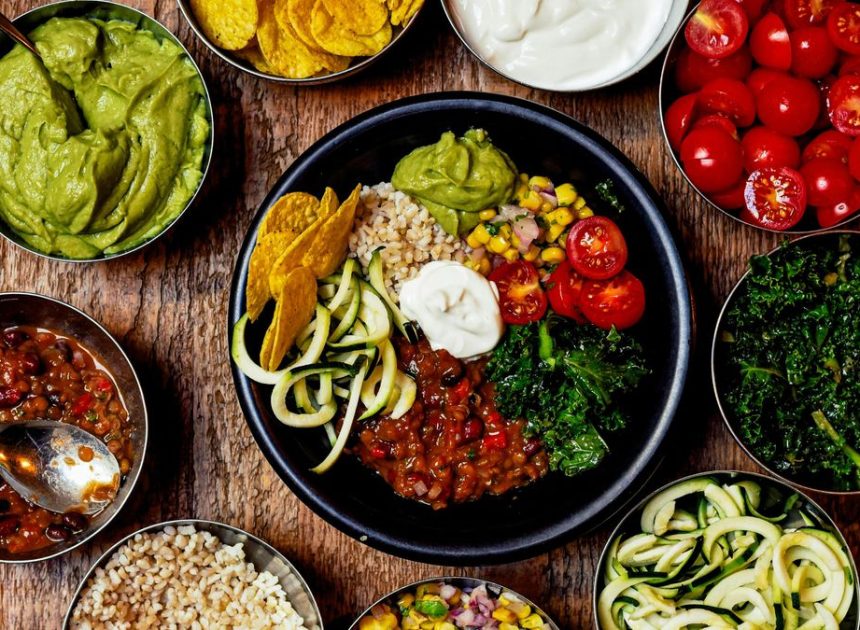 La dietista Sandra Gómez explica por qué importa el orden de la comida: “Debemos saber si comemos por hambre o por gula”