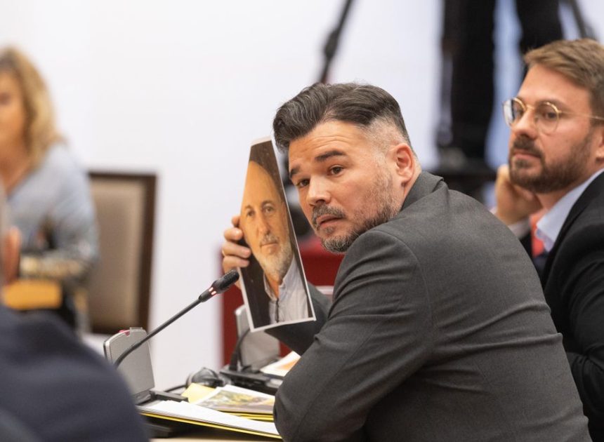 «Psicópata», «homicida», «inútil» y «mentiroso»: las descalificaciones contra Mazón en la comisión de la dana