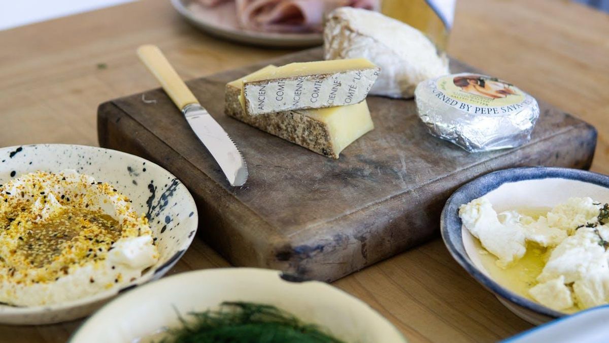 ¿Intolerante a la lactosa? También puedes comer queso, según este experto: «Los madurados están prácticamente libres»