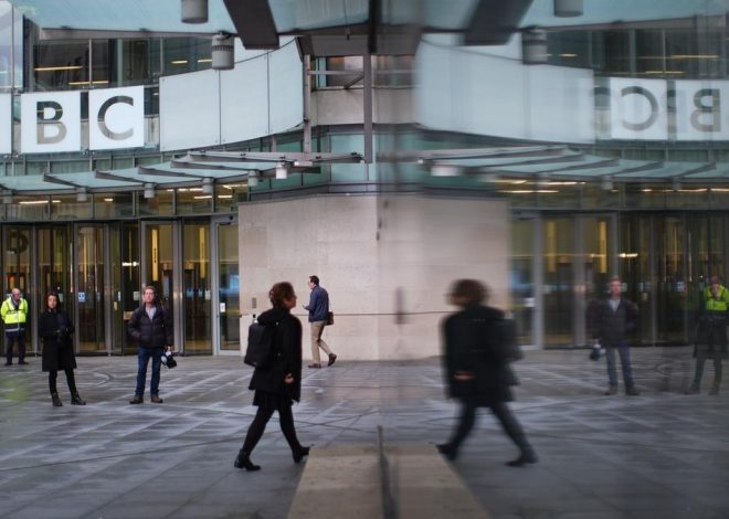 La BBC pide perdón a Trump, pero rechaza pagarle una compensación