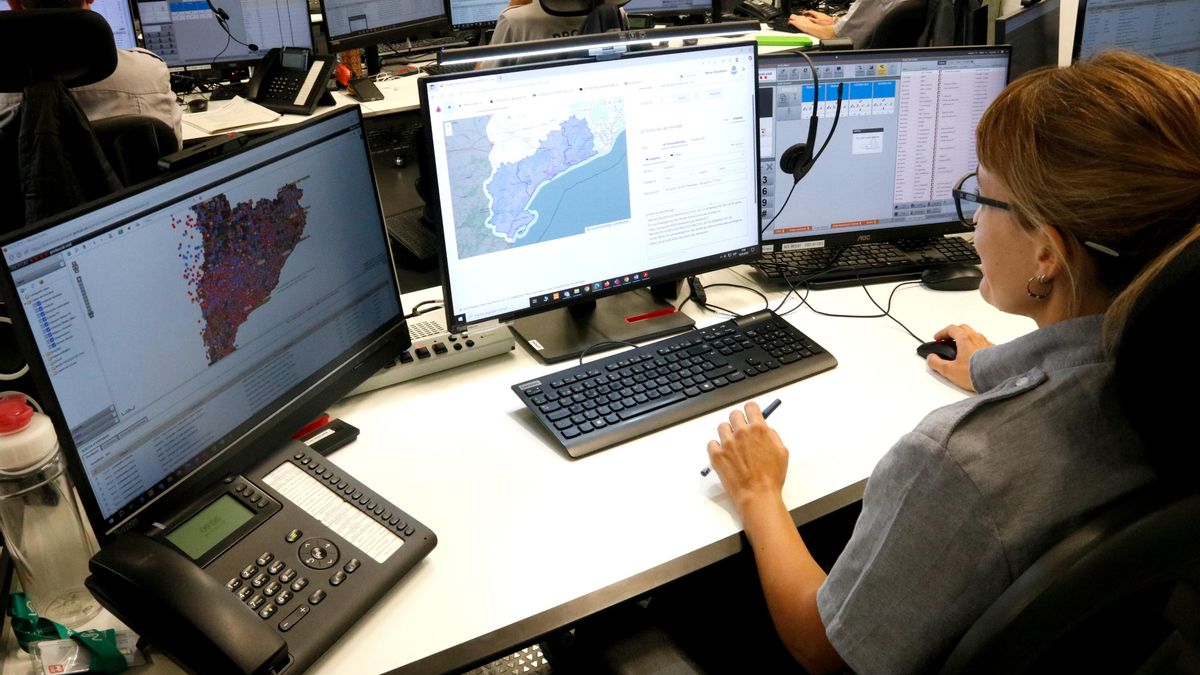 Clases universitarias suspendidas y trenes cortados por las lluvias intensas en Catalunya