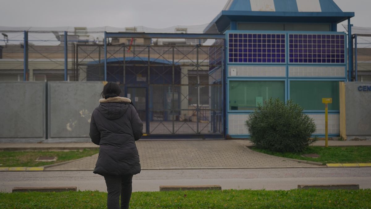 Marta, deportada a Colombia por no tener papeles tras 23 años en España: «No pude despedirme de mis hijos»