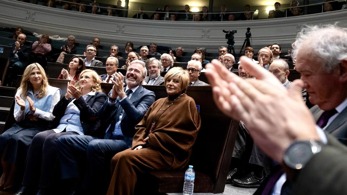 Lambán rinde un homenaje póstumo a sus orígenes en su libro sobre la reforma agraria: «Lo escribió en paz y lo disfrutó»