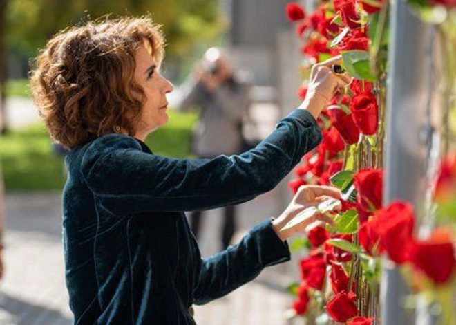 Montero, en Sevilla: «Es una vergüenza nacional que no tengamos la dignidad de sacar a 2.700 personas de una fosa»