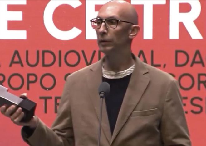 Un productor audiovisual, al director de À Punt por emitir una corrida de toros durante la protesta contra Mazón: «Quería preguntarle si se ha quedado a gusto»