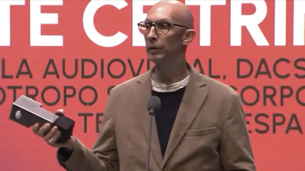 Un productor audiovisual, al director de À Punt por emitir una corrida de toros durante la protesta contra Mazón: «Quería preguntarle si se ha quedado a gusto»