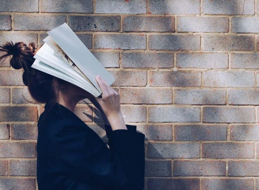 La psicóloga Laura Fuster, sobre la fatiga mental, el cansancio que no se ve: «No es un signo de debilidad, sino de alerta»