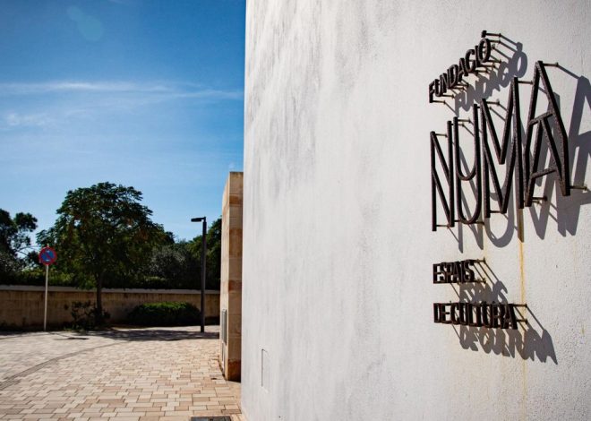 La disputa por un tendedero entre una galería de arte y unos vecinos de Menorca provoca forcejeos, denuncias y un ictus