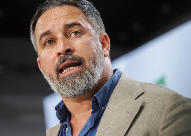 Abascal advierte al PP sobre el relevo de Mazón, pero no descarta elecciones: «Tendrá que asumir nuestras posiciones»